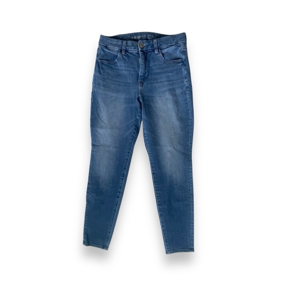 American Eagle Outfitters Denim - American Eagle “The Dream Jean” Size 8 Short Light Wash High-Rise Skinny Jeans